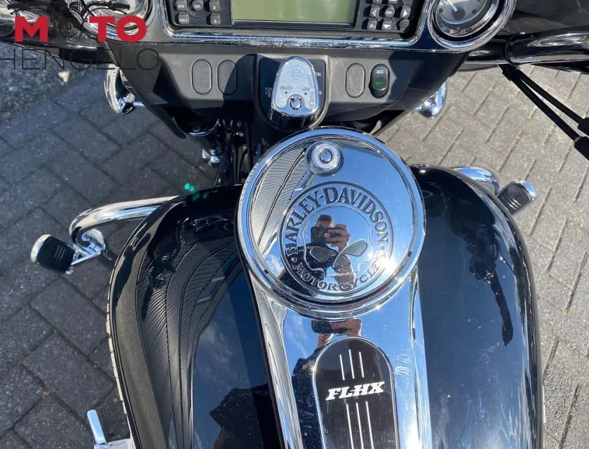 Harley-Davidson FLHX STREET GLIDE