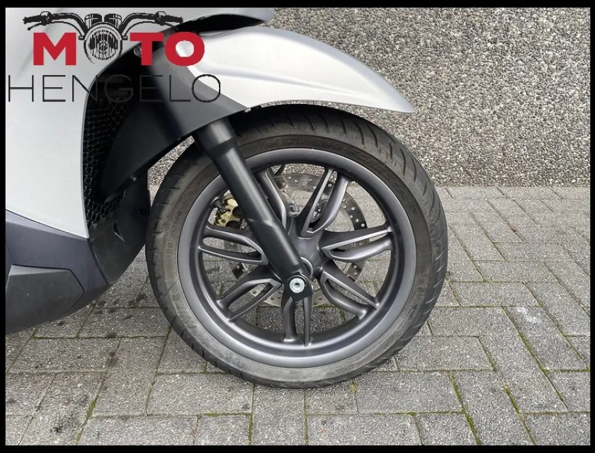 Piaggio BEVERLY 400 HPE