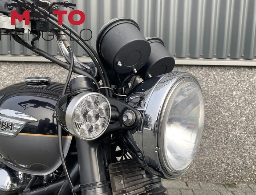 Triumph BONNEVILLE T100