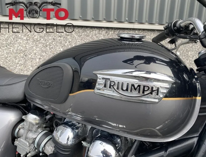 Triumph BONNEVILLE T100