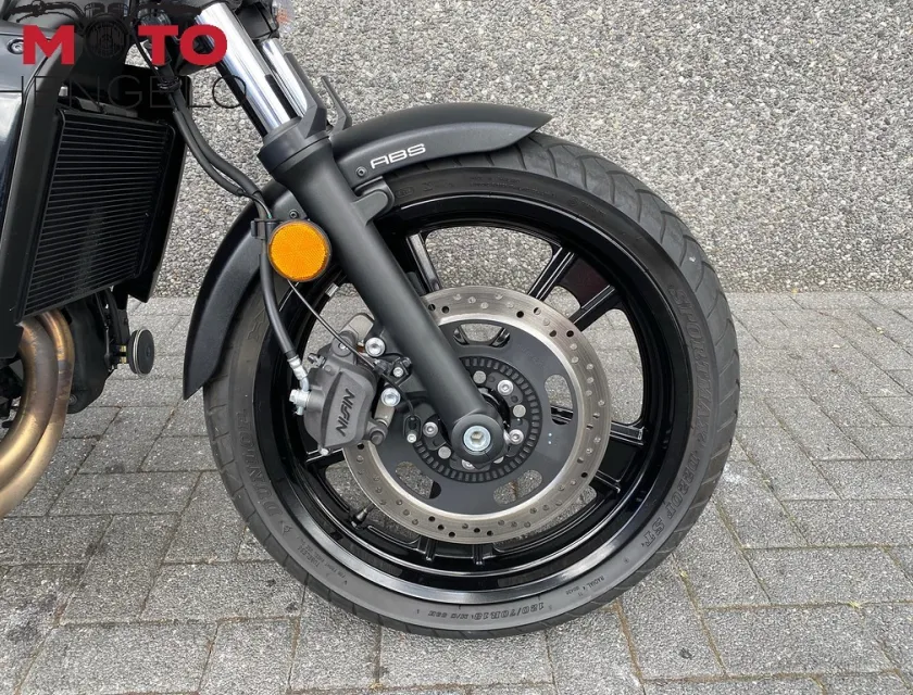 Kawasaki VULCAN S PERFORMANCE