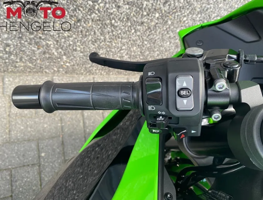 Kawasaki NINJA ZX-6R