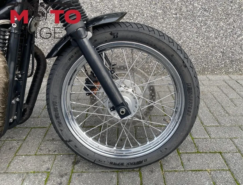 Triumph BONNEVILLE T100