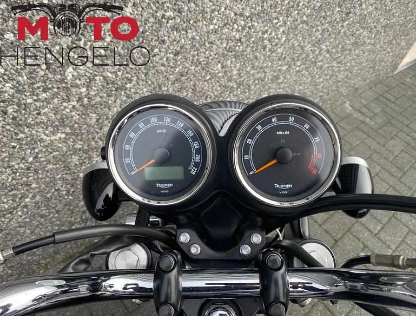Triumph BONNEVILLE T100