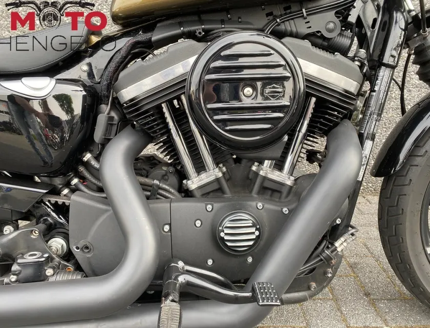 Harley-Davidson IRON 883