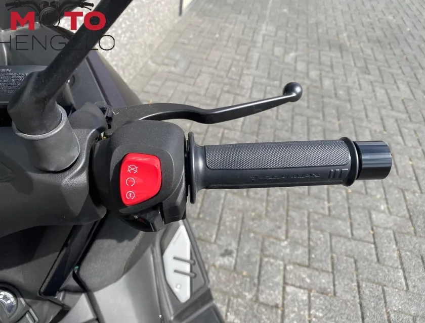 Yamaha X-MAX 300 TECH MAX